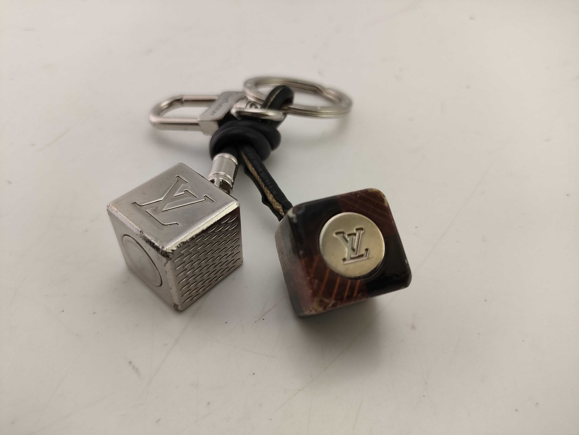 LOUIS VUITTON M61008 Charm