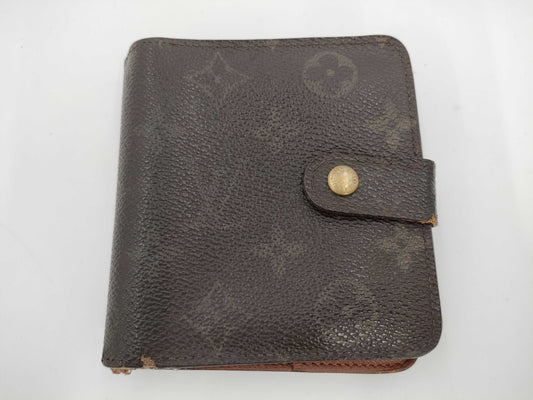 LOUIS VUITTON Monogram Folding Wallet
