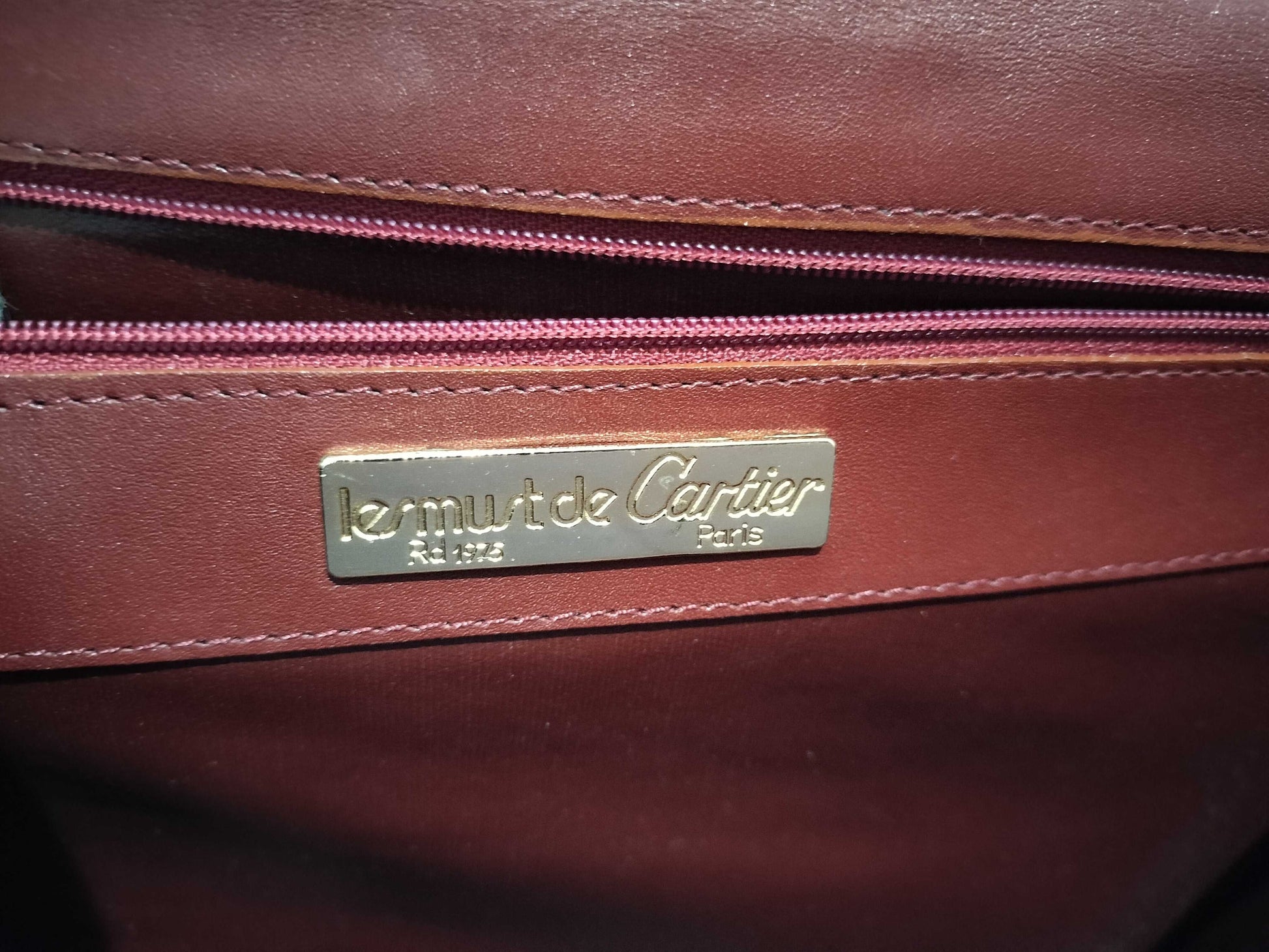 Cartier Must Must Bordeaux Shoulder Bag