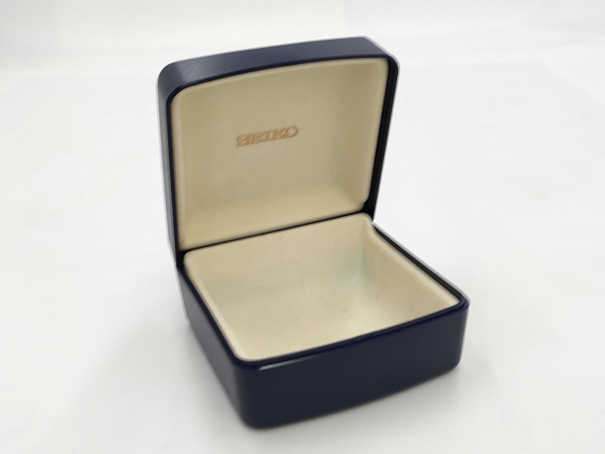 SEIKO 8N65-9000 150008 White Dial Quartz Men's Watch