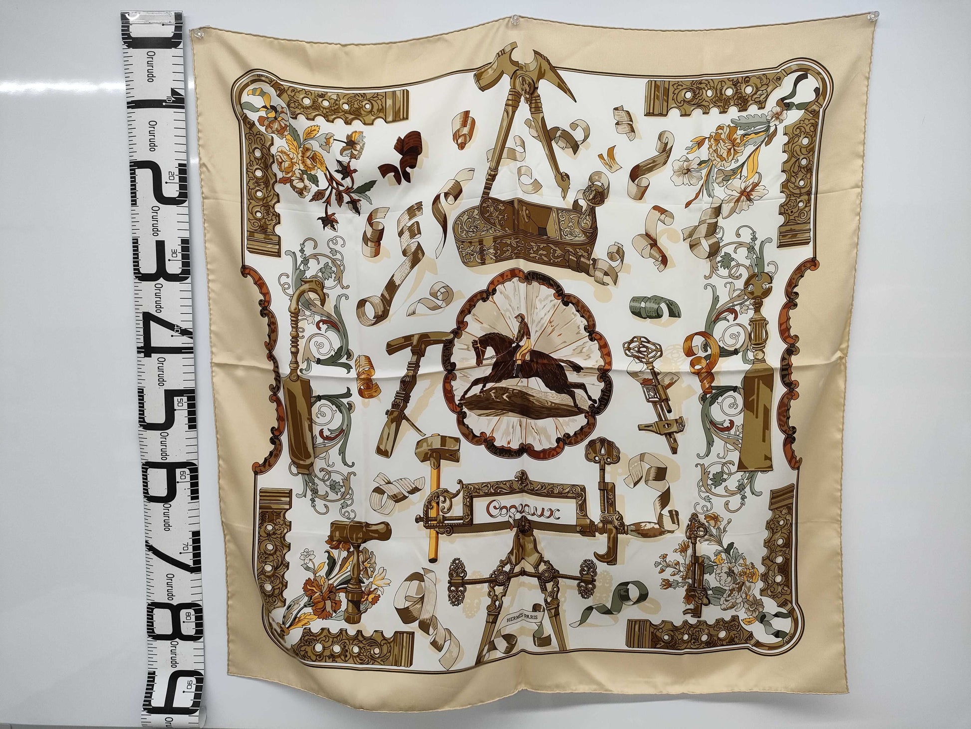 HERMES Carre 90 Scarf