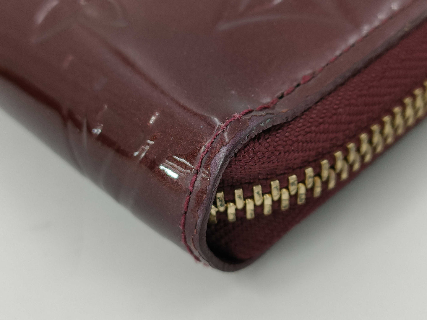 LOUIS VUITTON Vernis Zippy Wallet