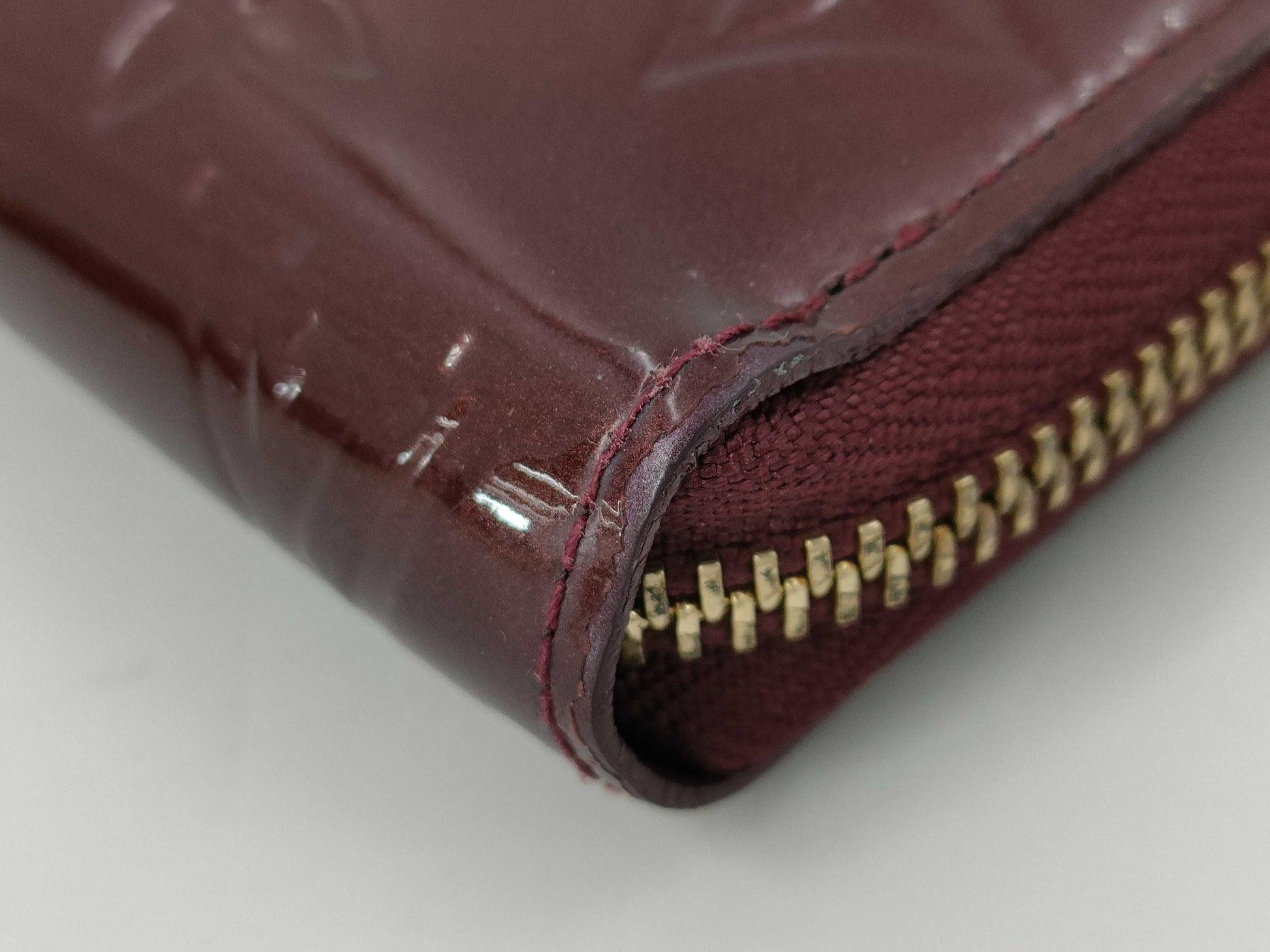 LOUIS VUITTON Vernis Zippy Wallet