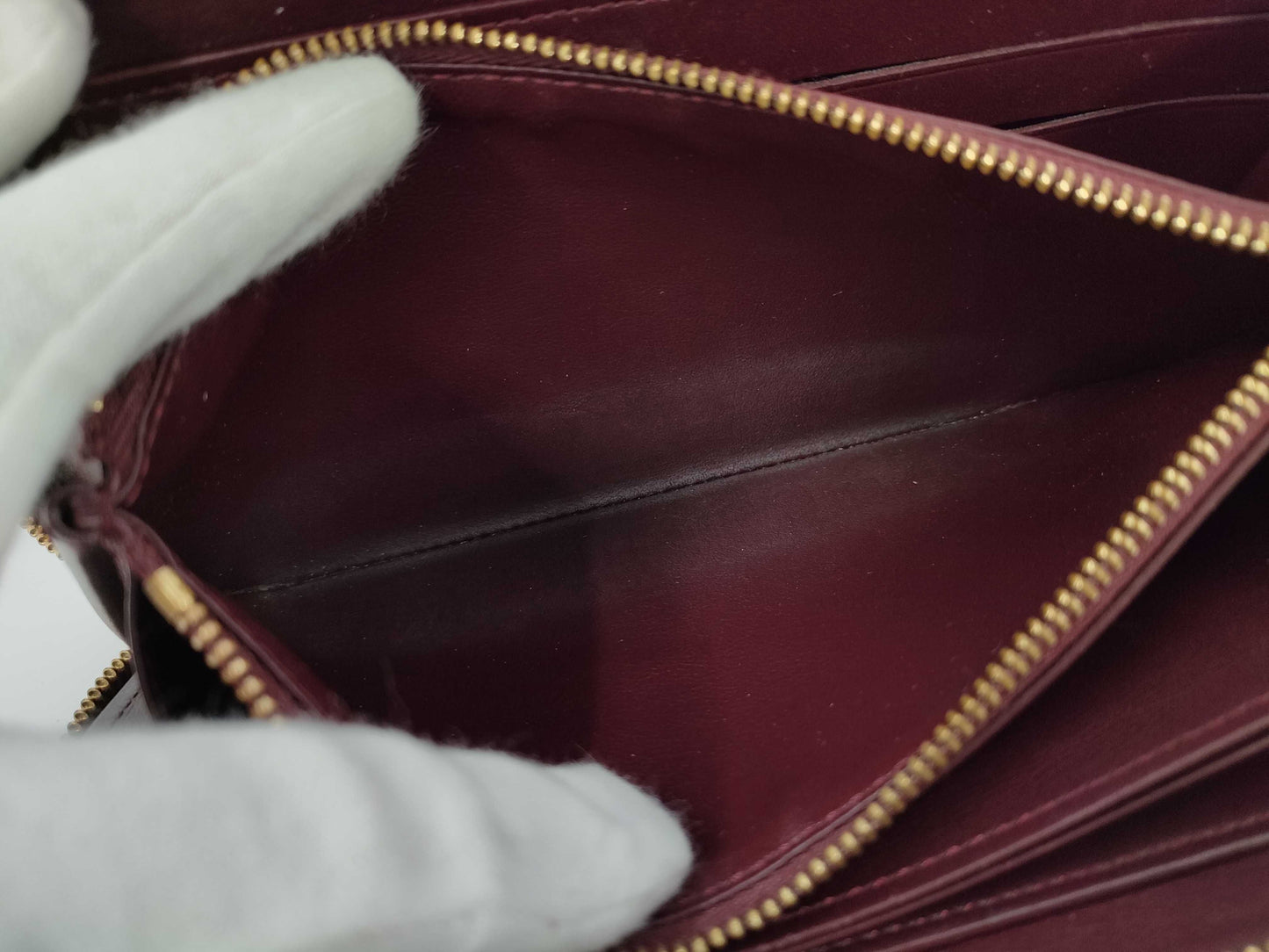 LOUIS VUITTON Vernis Zippy Wallet