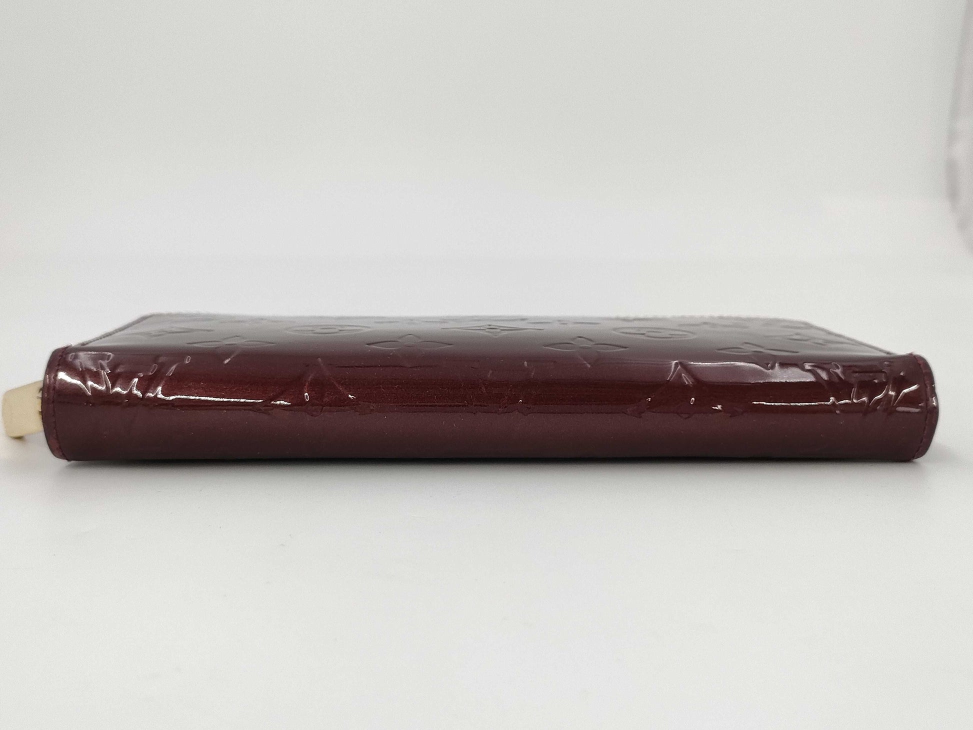 LOUIS VUITTON Vernis Zippy Wallet