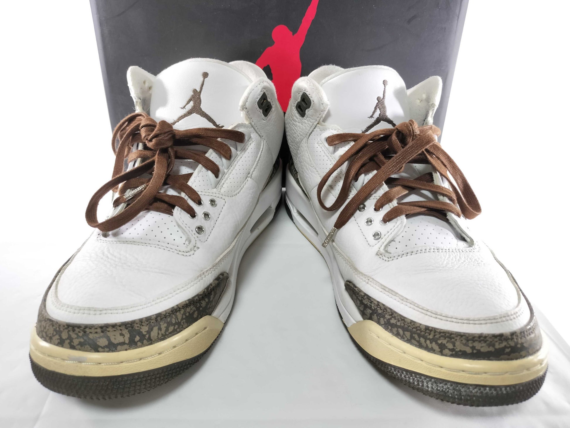 NIKE AIR JORDAN 3 RETRO Mocha 136064-122 Sneakers