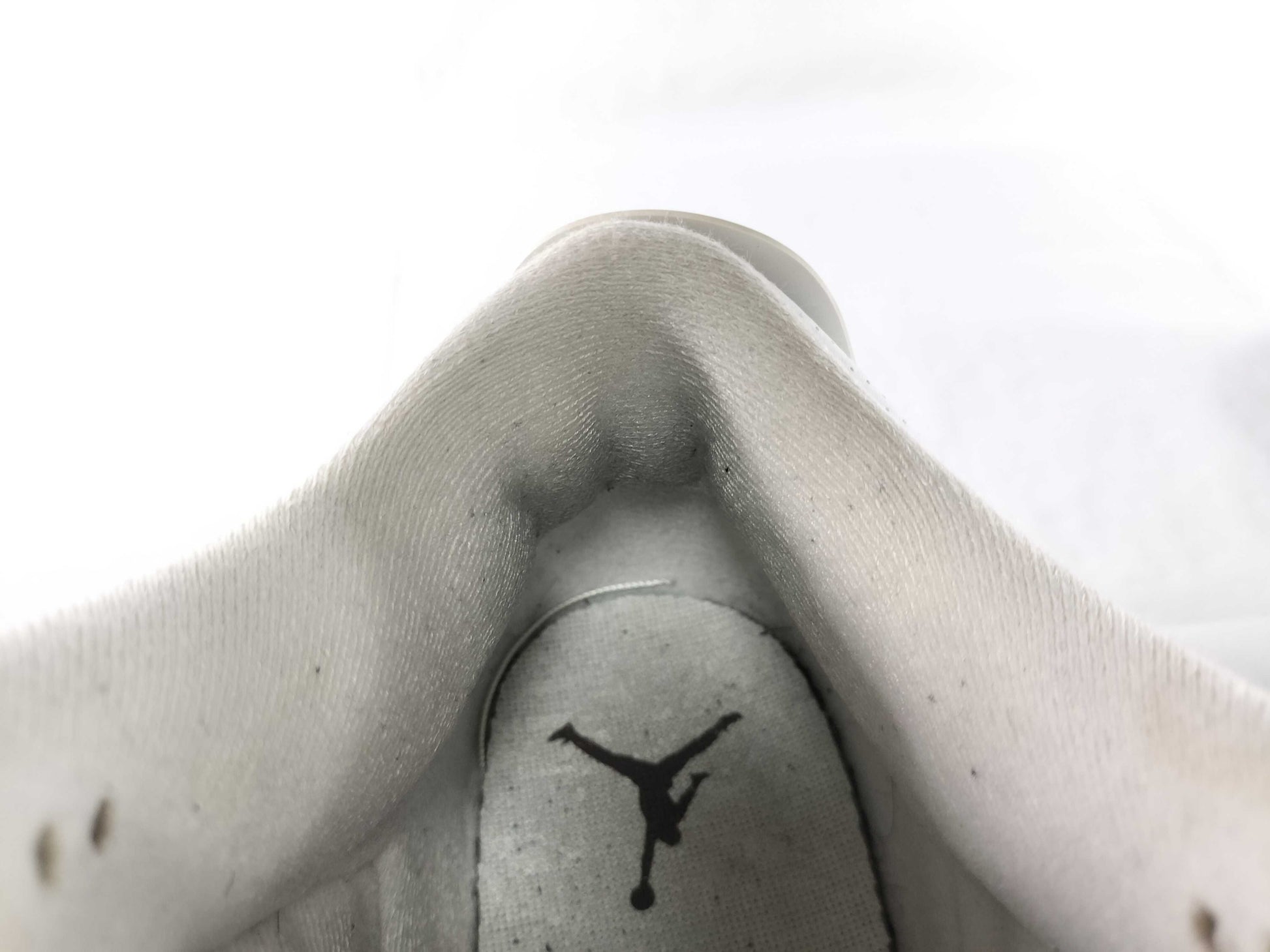 NIKE AIR JORDAN 3 RETRO Mocha 136064-122 Sneakers