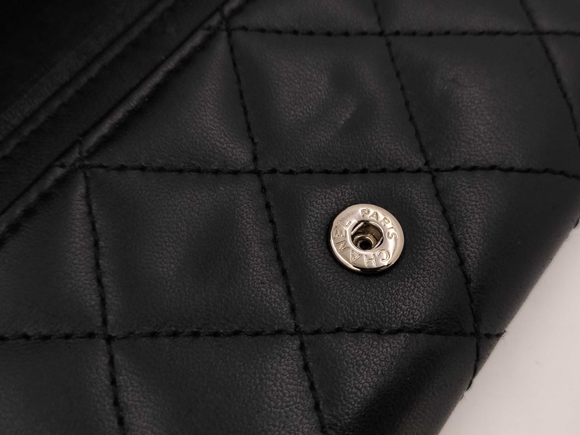 CHANEL Calfskin Matelasse Coin/Card Case with Silver Coco Mark