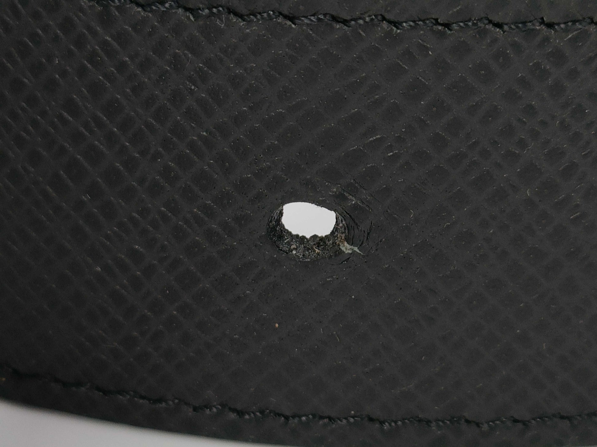 LOUIS VUITTON Taiga Taiga Santur Belt with Storage Box