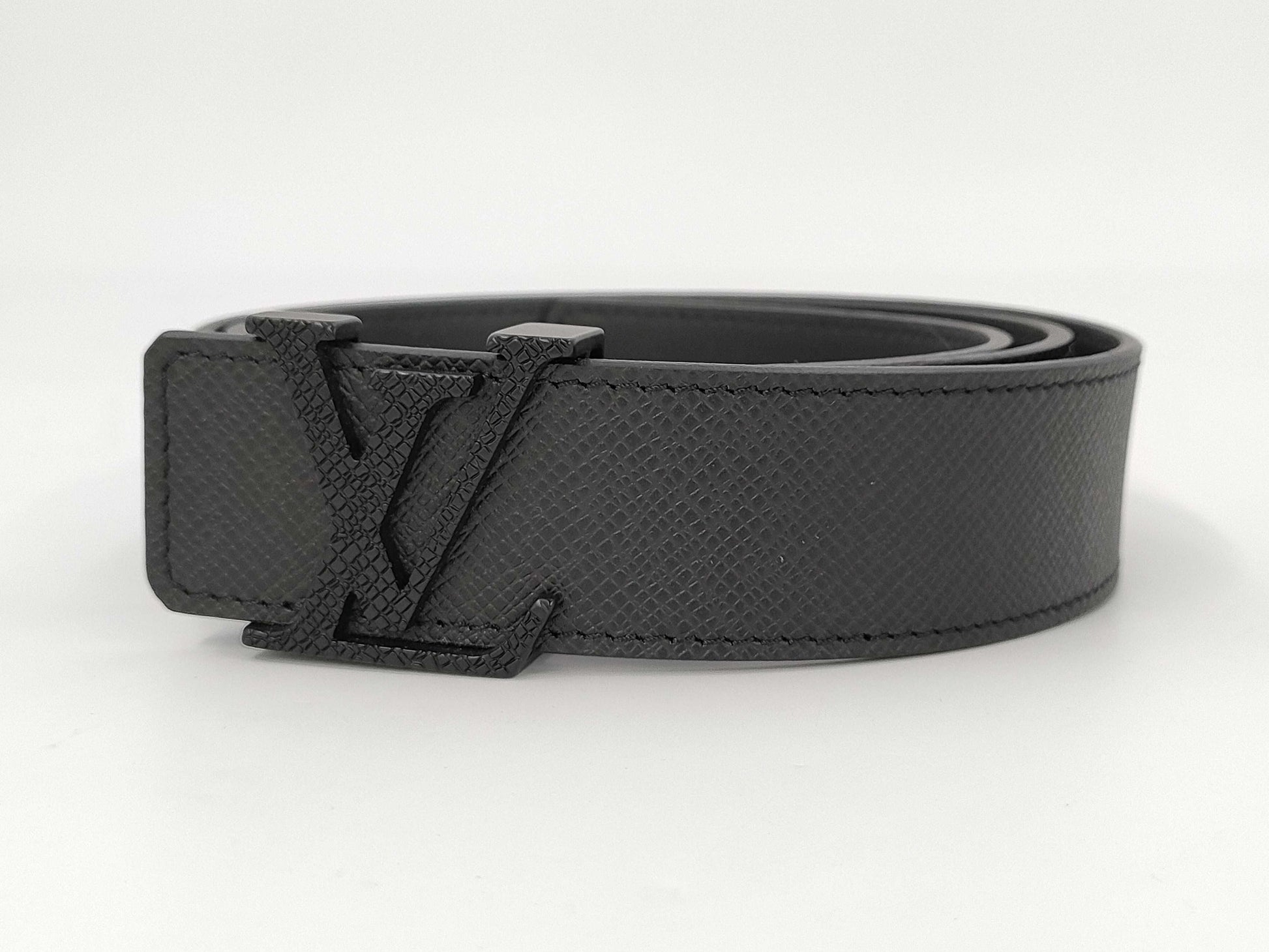 LOUIS VUITTON Taiga Taiga Santur Belt with Storage Box