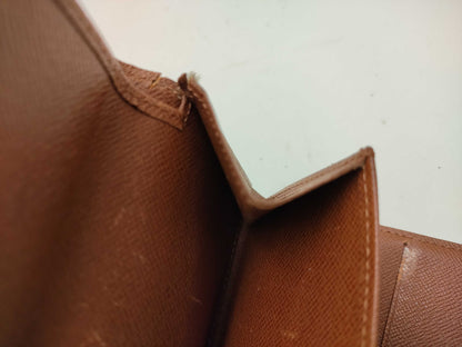 LOUIS VUITTON Monogram M61217 Portefeuille International Wallet