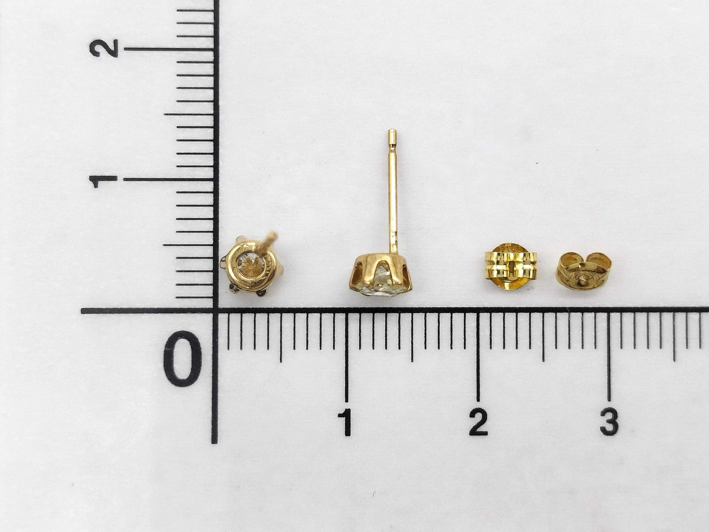 D 0.2ct/0.27ct K18 0.8g Earrings 