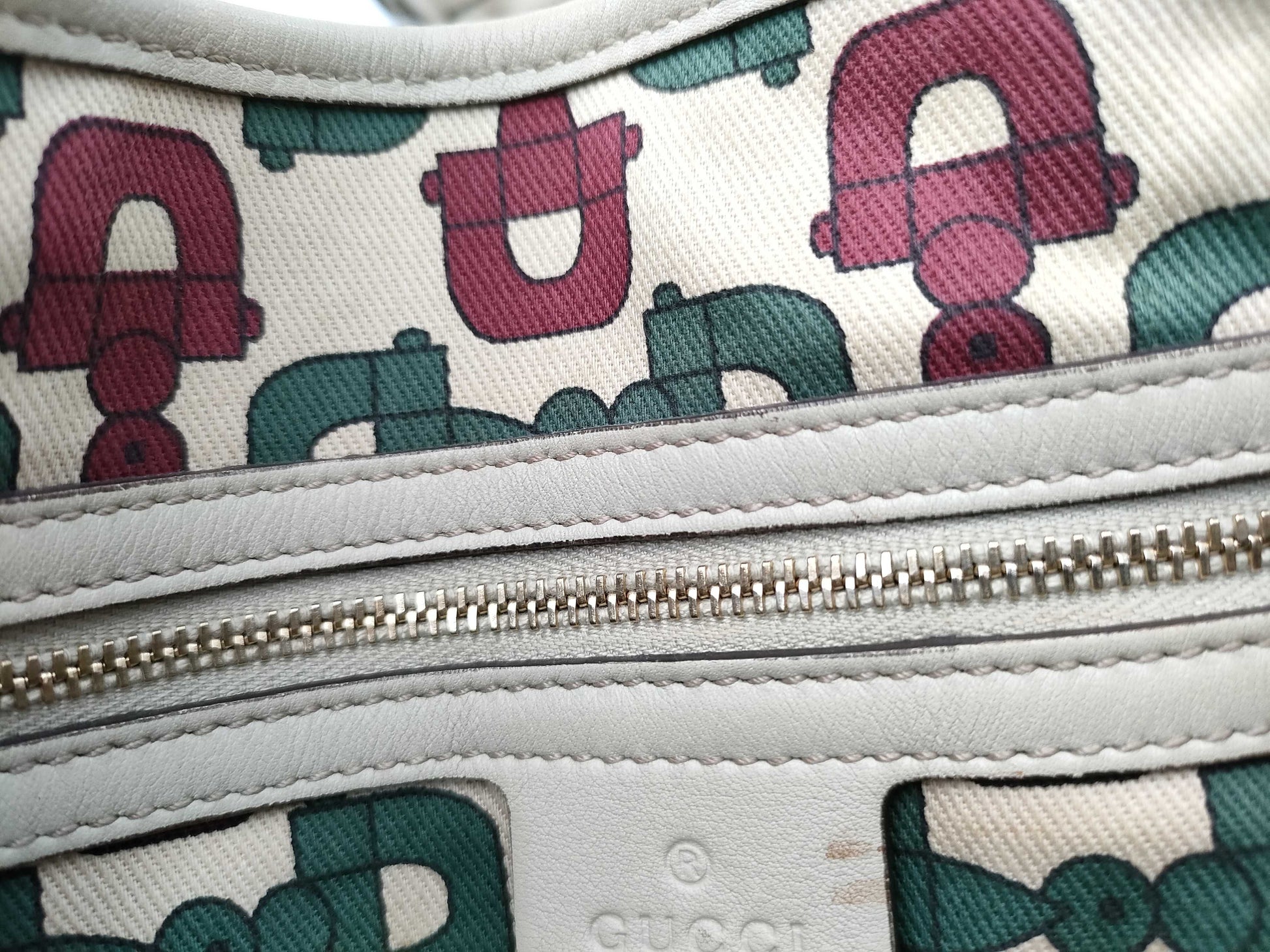 GUCCI Guccissima Leather Shoulder Bag 162900 001013