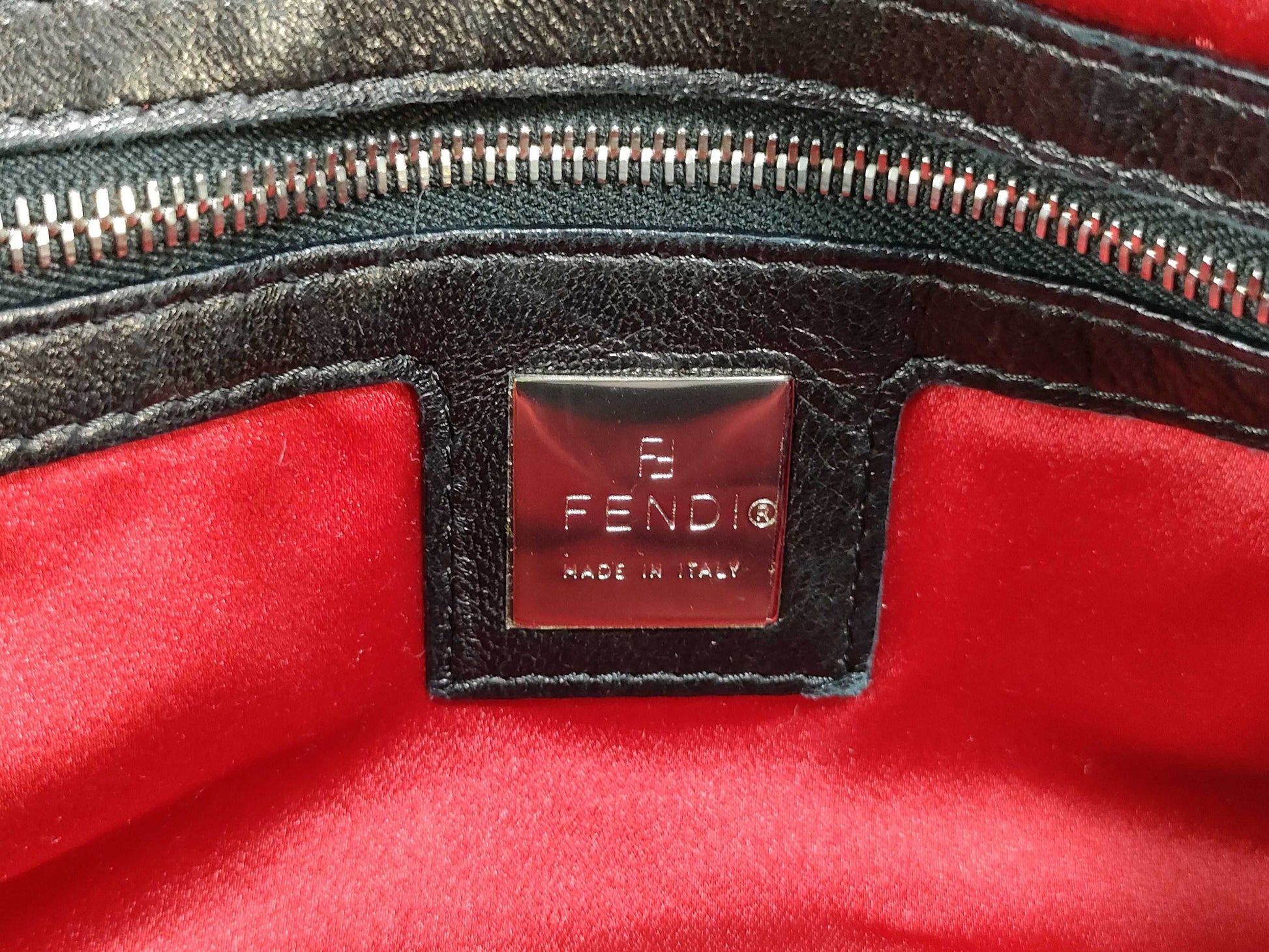 FENDI Mamma Bucket Leather Shoulder Bag Black