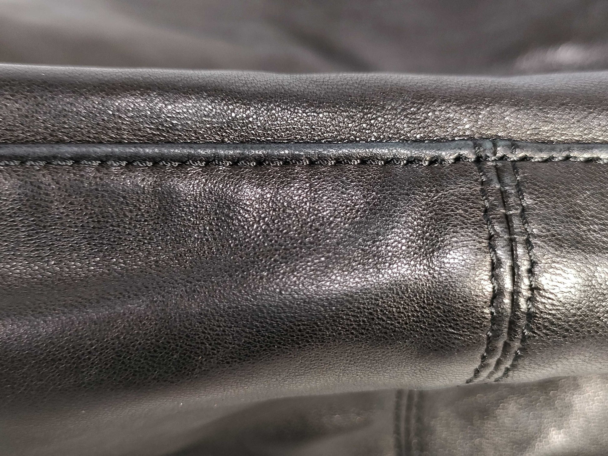 FENDI Mamma Bucket Leather Shoulder Bag Black