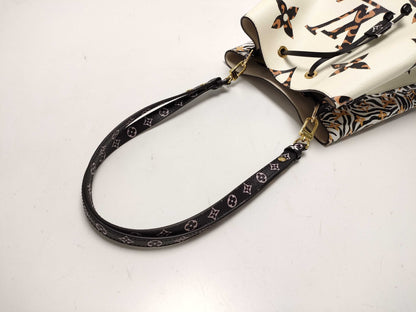 LOUIS VUITTON Monogram NeoNoe Shoulder Bag