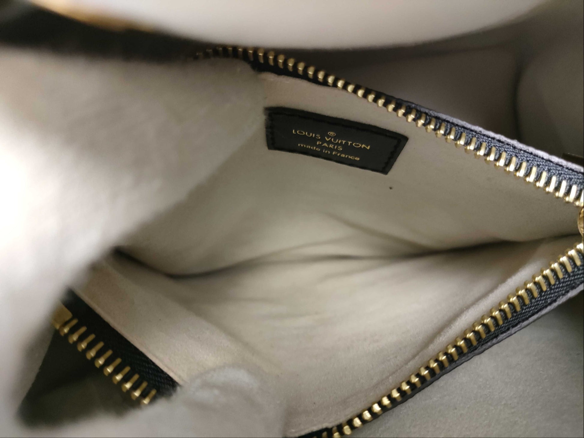 LOUIS VUITTON Monogram NeoNoe Shoulder Bag