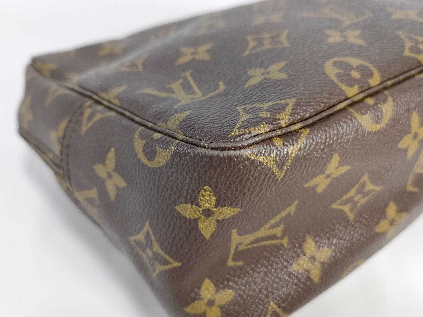 LOUIS VUITTON [Model Number] M47522 Monogram True Toilet 28 Pouch