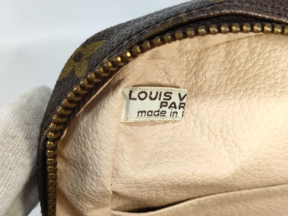 LOUIS VUITTON [Model Number] M47522 Monogram True Toilet 28 Pouch
