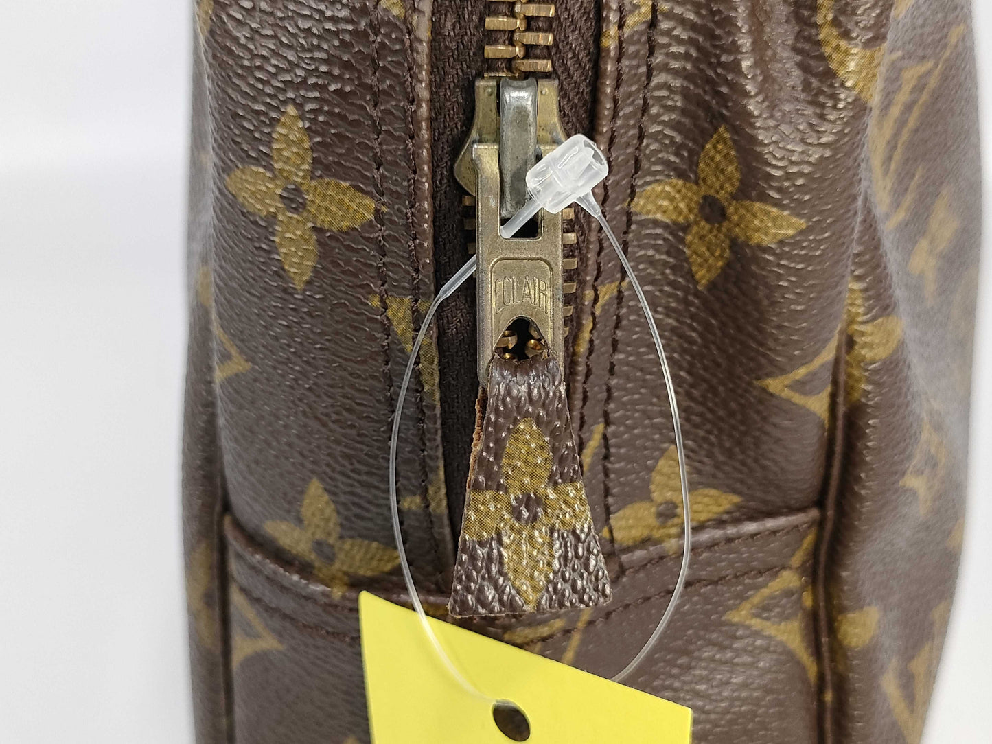 LOUIS VUITTON [Model Number] M47522 Monogram True Toilet 28 Pouch