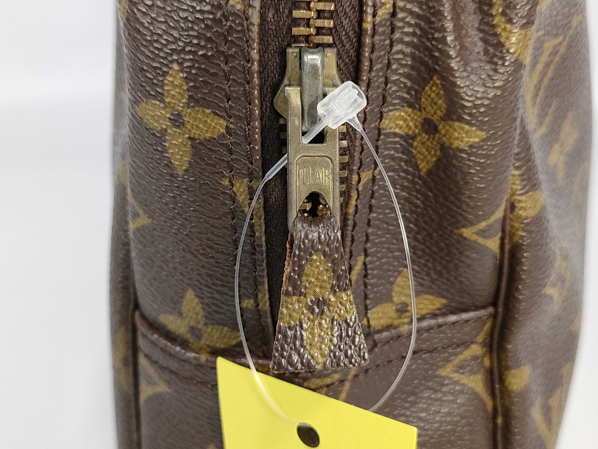 LOUIS VUITTON [Model Number] M47522 Monogram True Toilet 28 Pouch