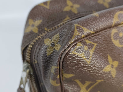 LOUIS VUITTON [Model Number] M47522 Monogram True Toilet 28 Pouch