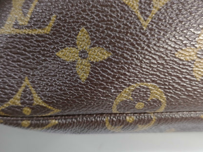 LOUIS VUITTON [Model Number] M47522 Monogram True Toilet 28 Pouch
