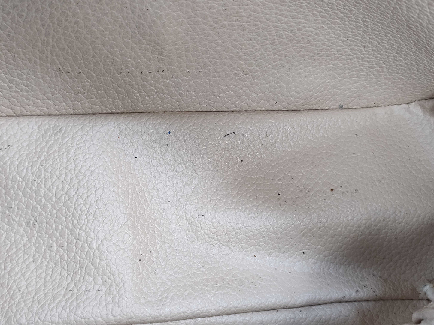 LOUIS VUITTON [Model Number] M47522 Monogram True Toilet 28 Pouch
