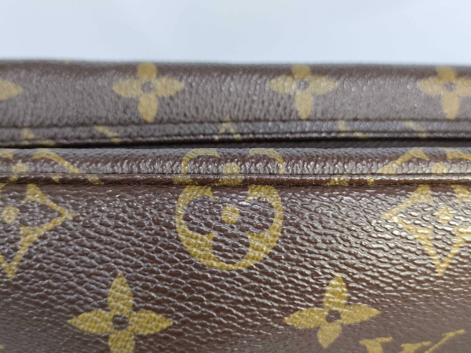 LOUIS VUITTON [Model Number] M47522 Monogram True Toilet 28 Pouch