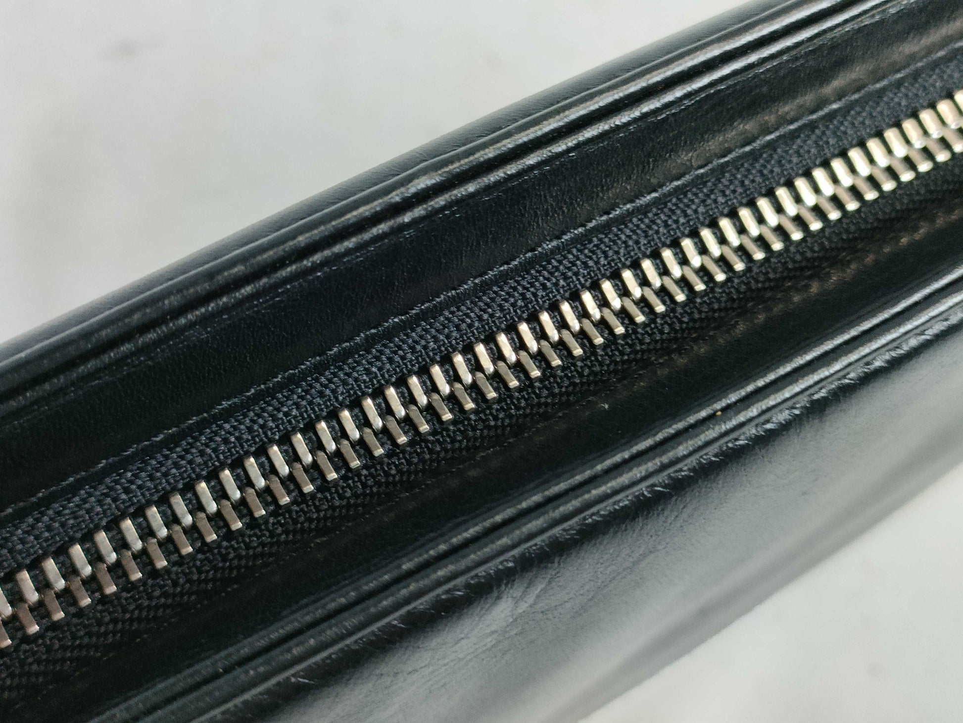 agnes b. one-shoulder leather shoulder bag