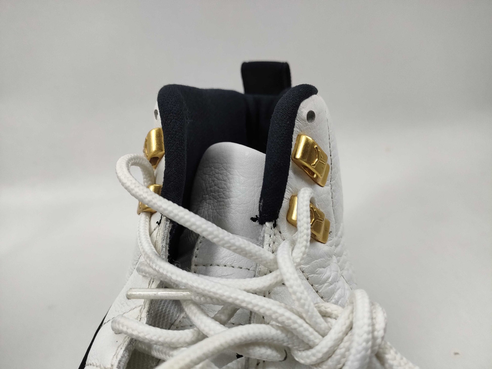 NIKE 130690-101 Air Jordan 12 OG Taxi Sneakers