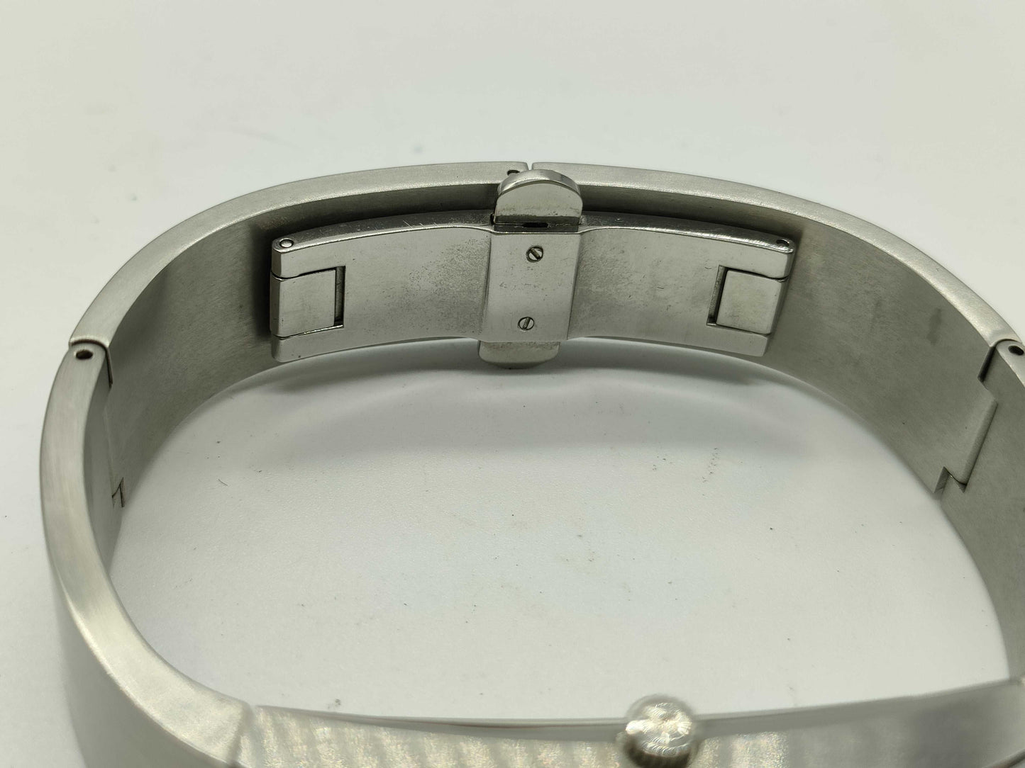 GUCCI 2400 S Women's Watch