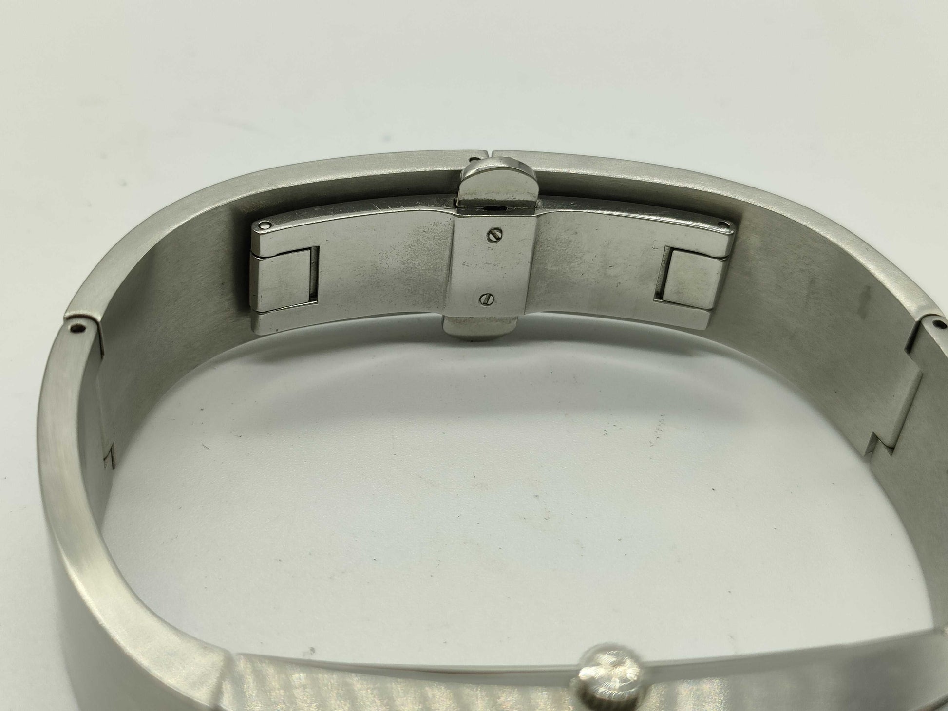 GUCCI 2400 S Women's Watch