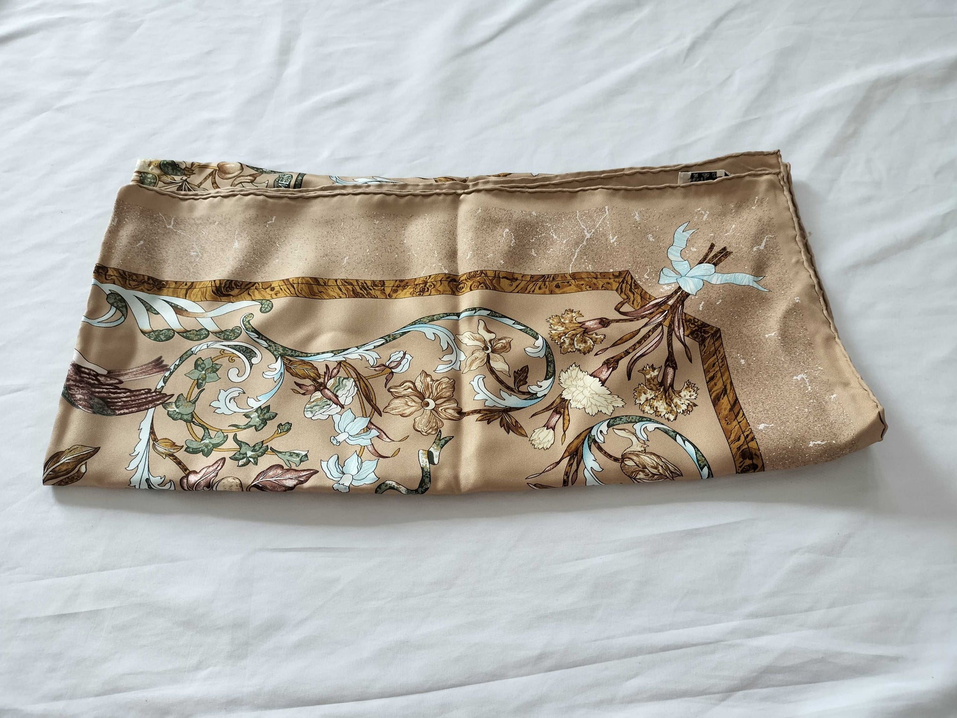 HERMES Carré 90 Scarf with Eastern Stones and Western Stonework