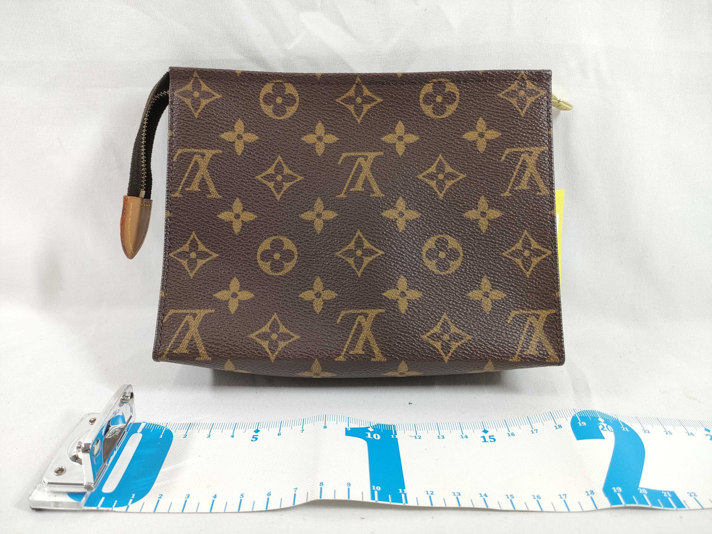 LOUIS VUITTON M47544 Monogram Poche Toilette 19 Clutch Bag