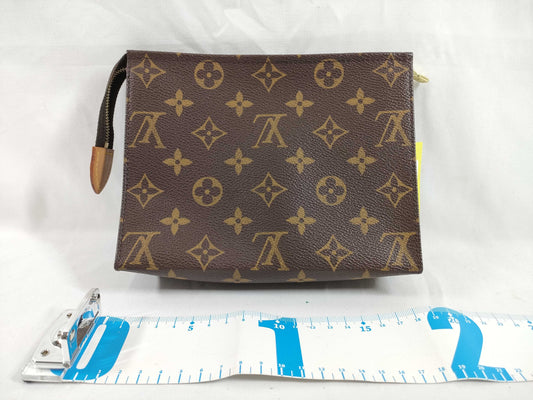 LOUIS VUITTON M47544 Monogram Poche Toilette 19 Clutch Bag