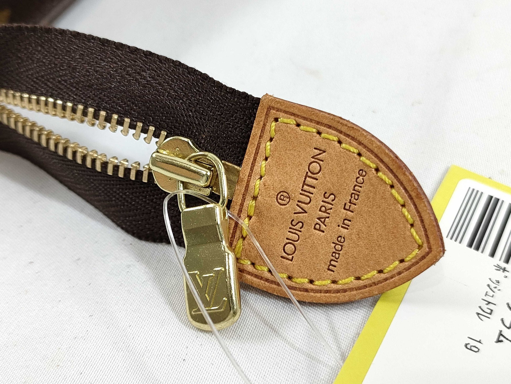 LOUIS VUITTON M47544 Monogram Poche Toilette 19 Clutch Bag
