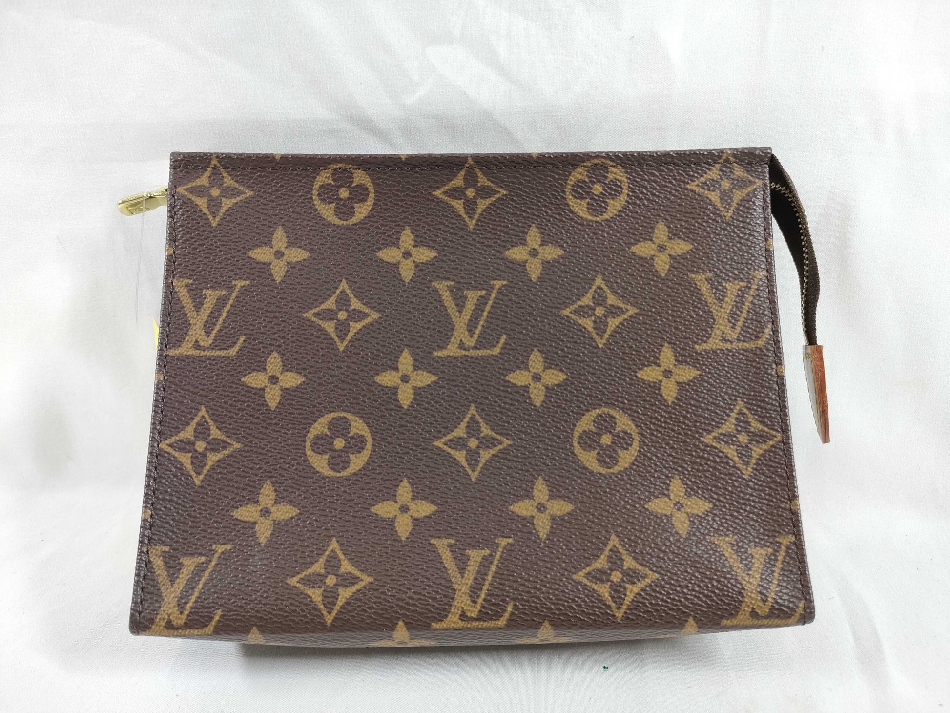 LOUIS VUITTON M47544 Monogram Poche Toilette 19 Clutch Bag