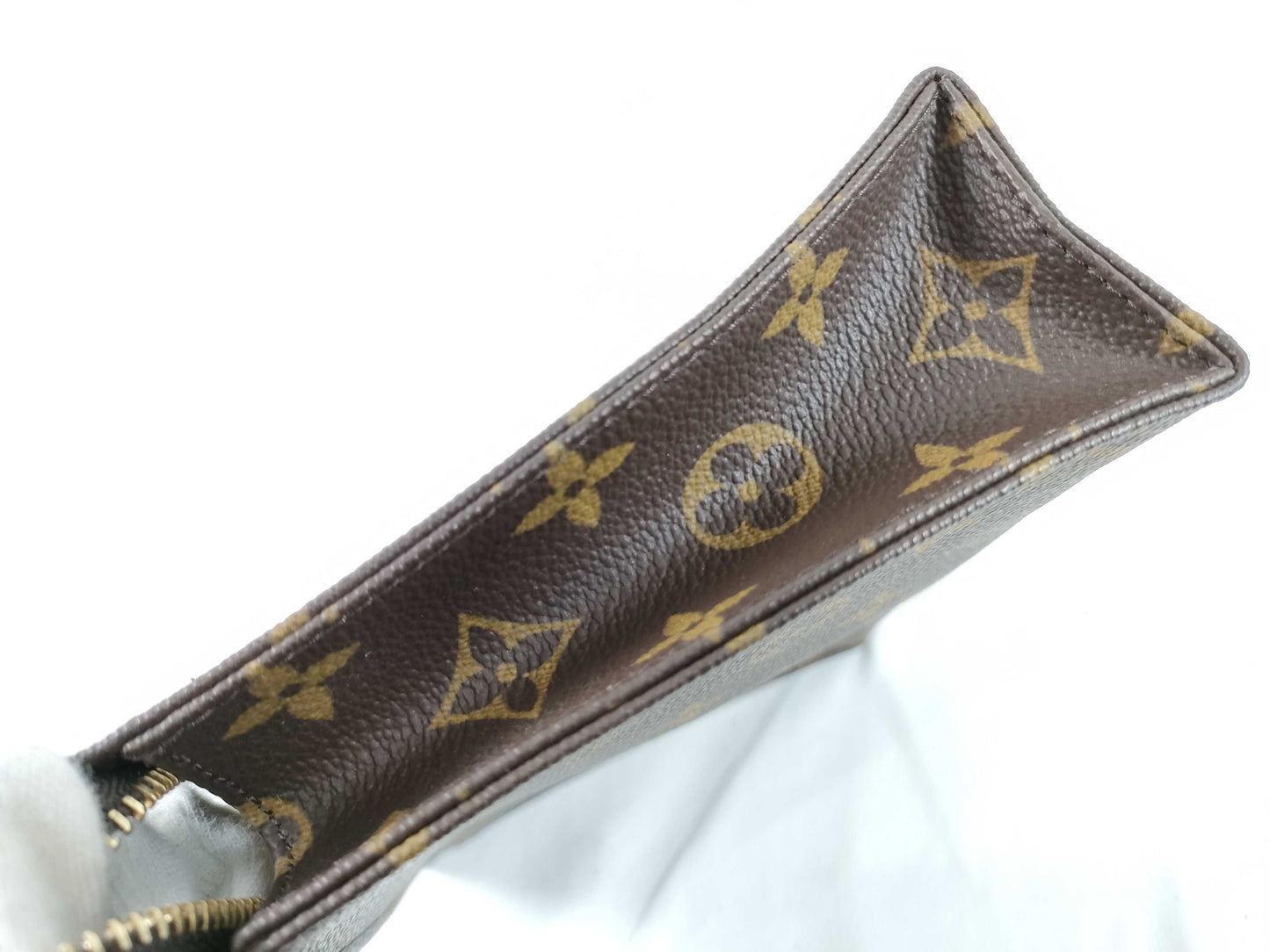 LOUIS VUITTON M47544 Monogram Poche Toilette 19 Clutch Bag