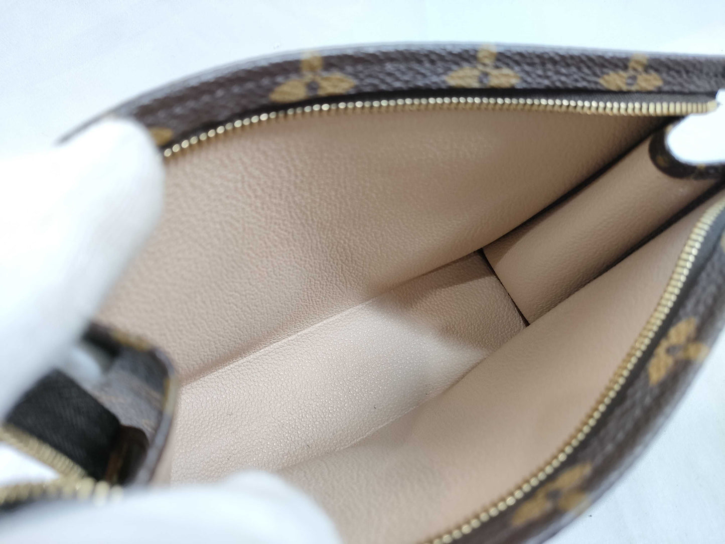 LOUIS VUITTON M47544 Monogram Poche Toilette 19 Clutch Bag