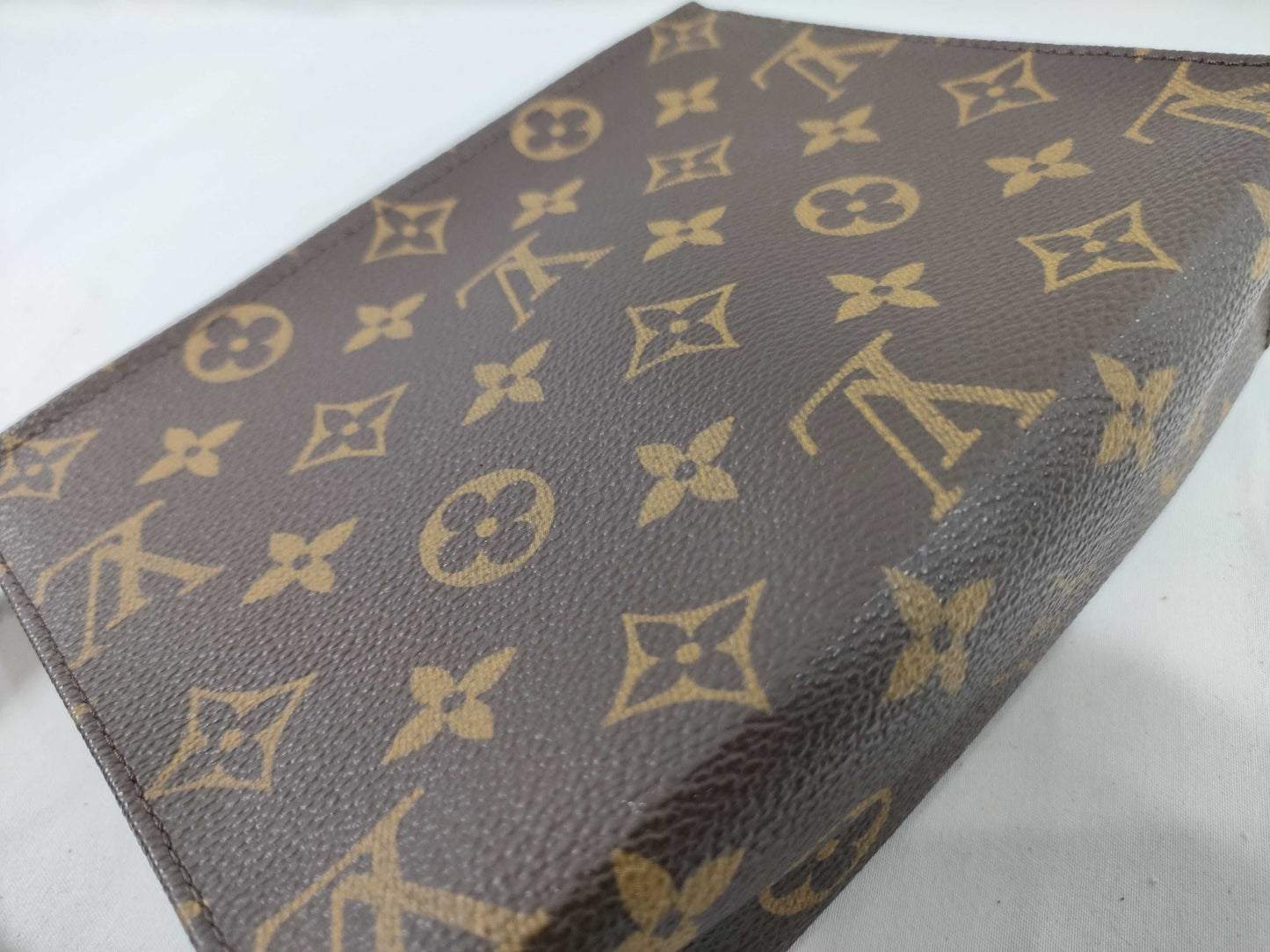 LOUIS VUITTON M47544 Monogram Poche Toilette 19 Clutch Bag