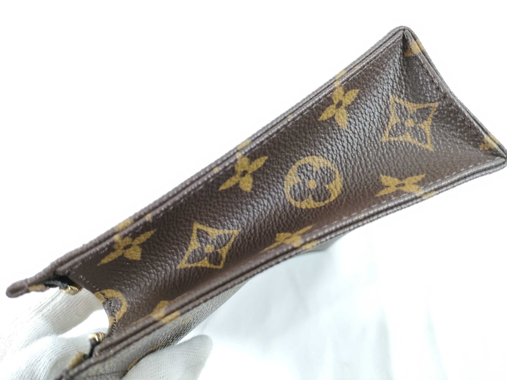 LOUIS VUITTON M47544 Monogram Poche Toilette 19 Clutch Bag