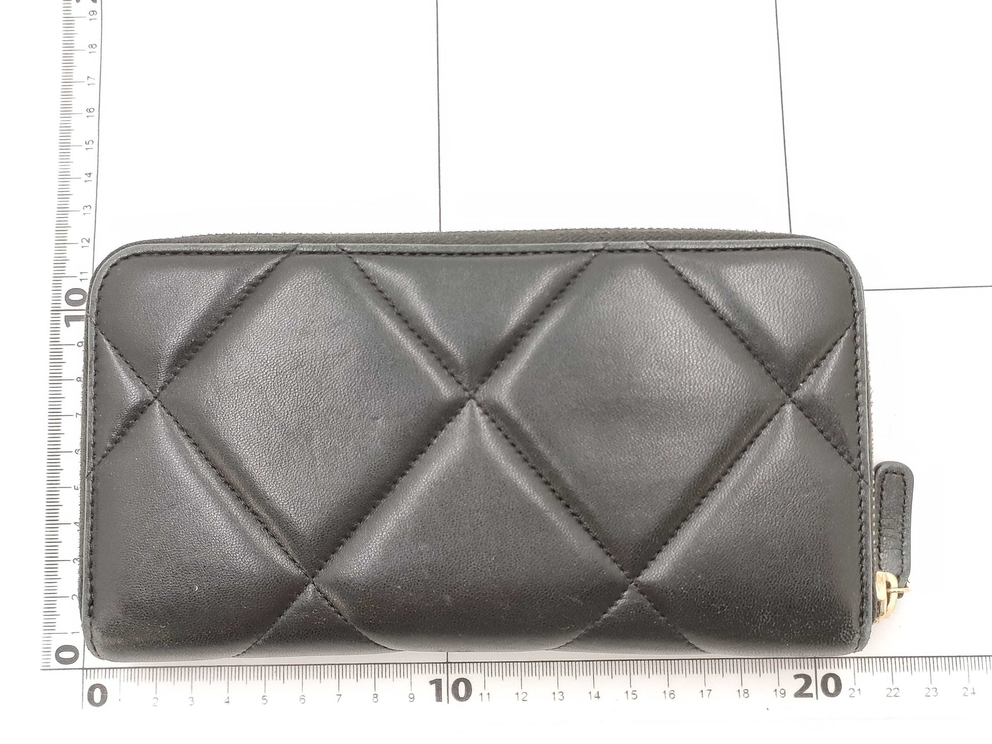 CHANEL Chanel 19 Round Zipper Long Wallet