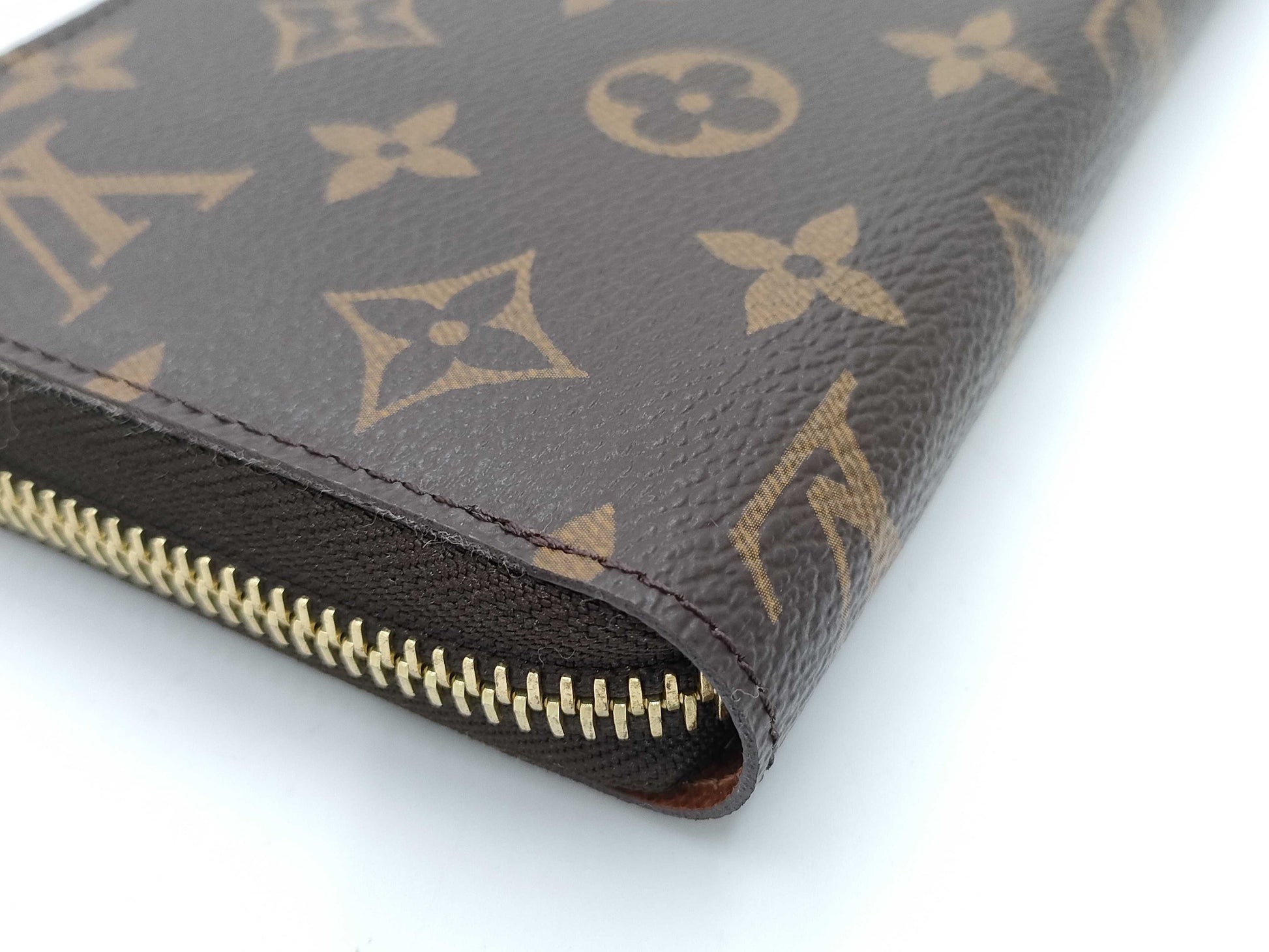 LOUIS VUITTON Monogram M42616 Zippy Wallet