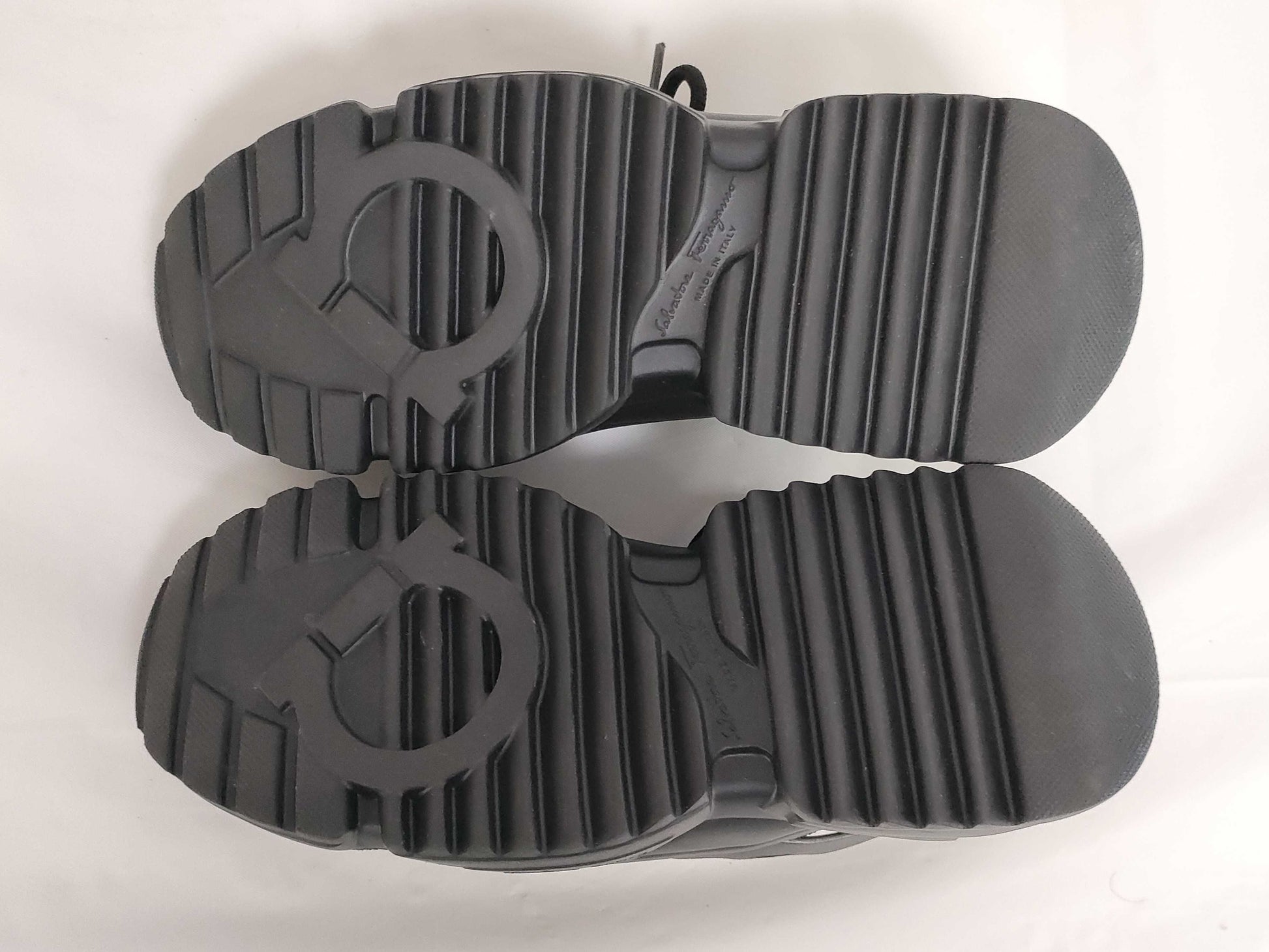 Salvatore Ferragamo Gancini Sneakers in Black