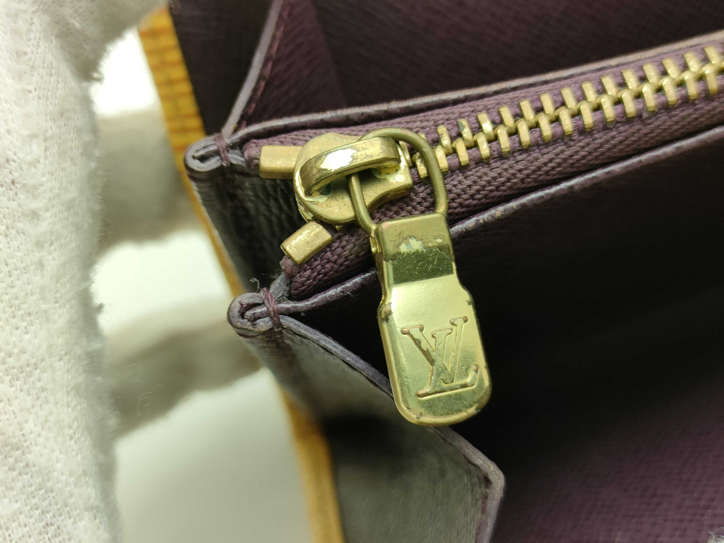 LOUIS VUITTON Epi Portefeuille Sarah Wallet
