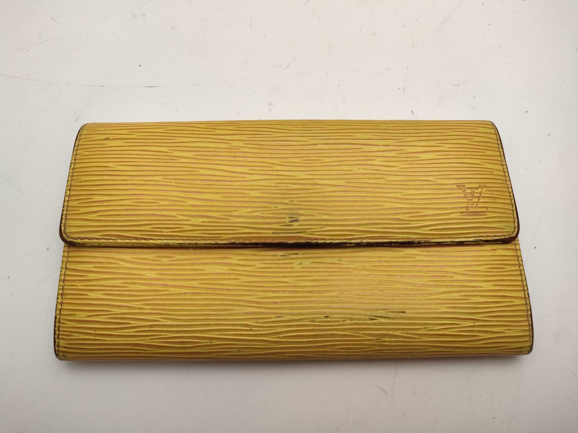 LOUIS VUITTON Epi Portefeuille Sarah Wallet