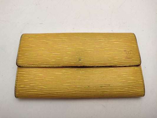 LOUIS VUITTON Epi Portefeuille Sarah Wallet