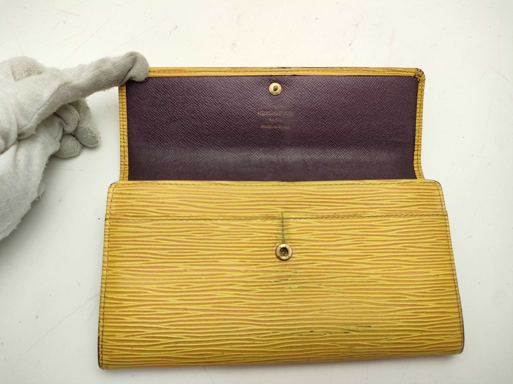 LOUIS VUITTON Epi Portefeuille Sarah Wallet