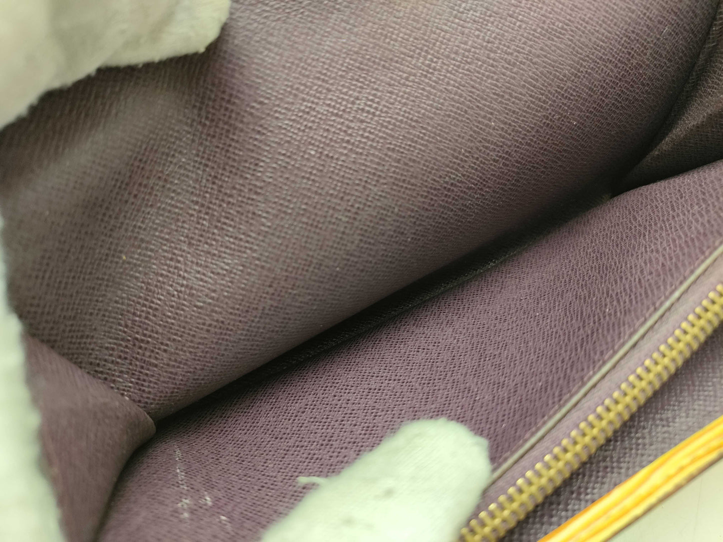 LOUIS VUITTON Epi Portefeuille Sarah Wallet